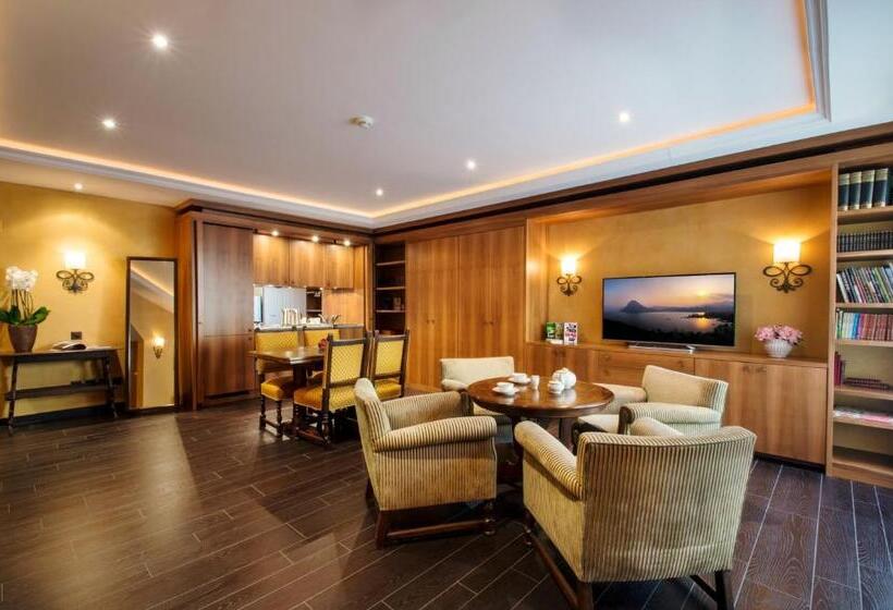 Junior Suite Rodzinny, International Au Lac Historic Lakeside