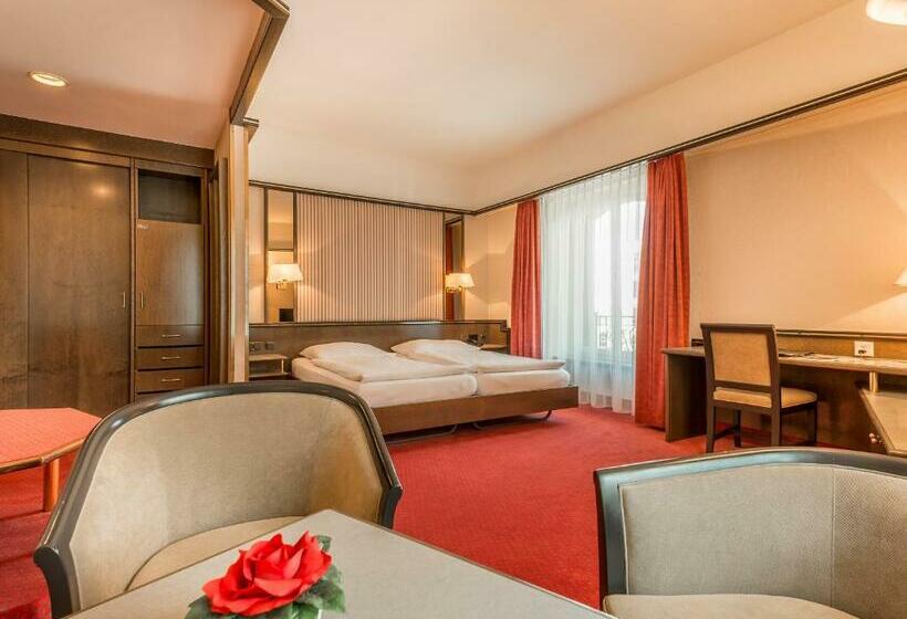 Junior Suite, Monopol Luzern