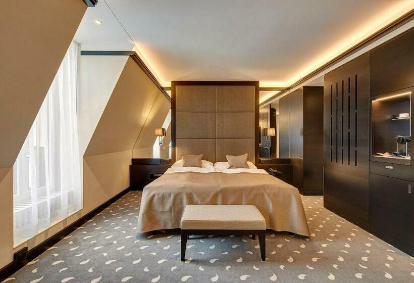 小型豪华套房, Monopol Luzern