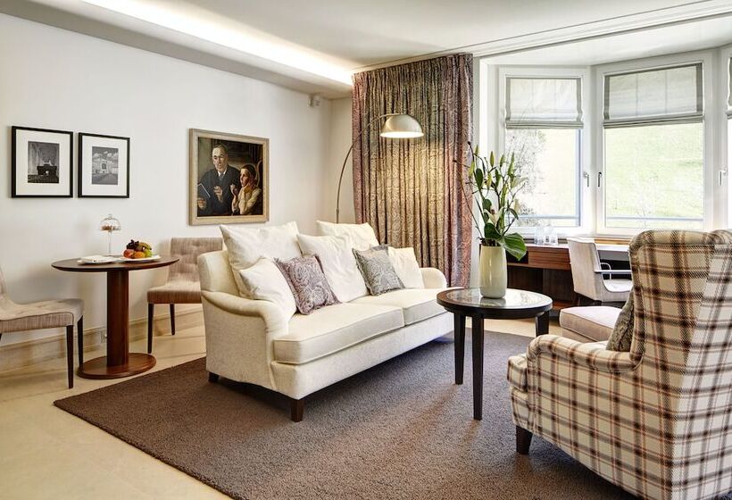 سوییت با چشم‌انداز کوه, Park Hotel Vitznau