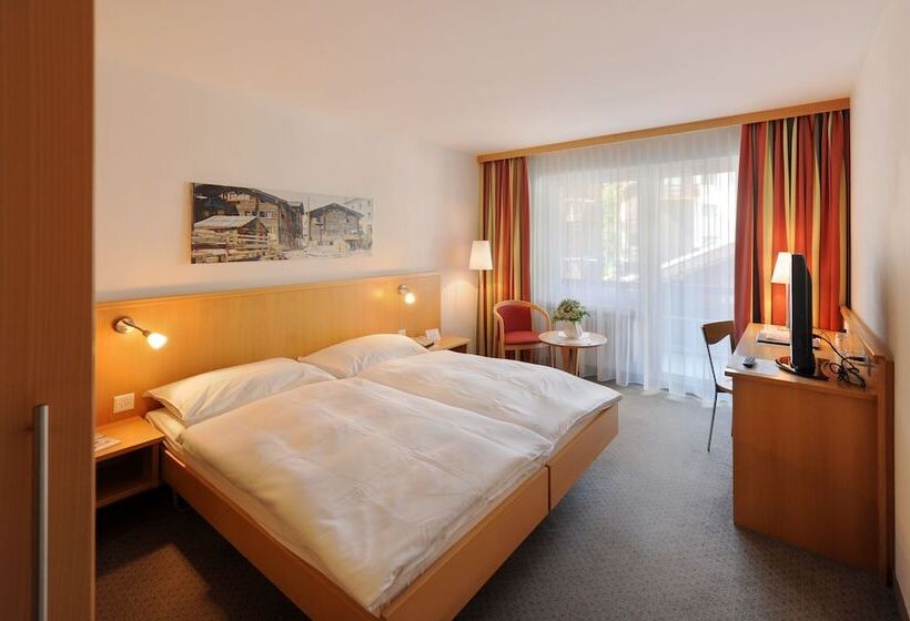 コンフォートルーム, Alpine Hotel Perren