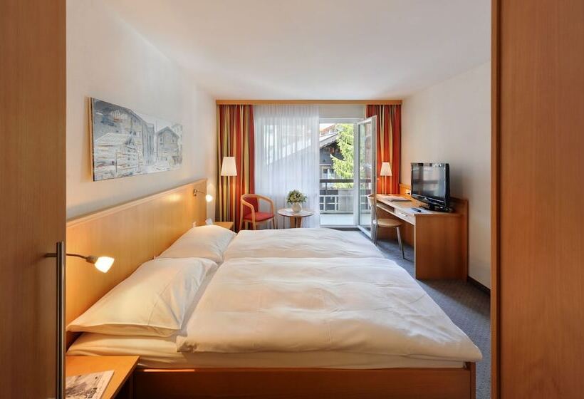 コンフォートルーム, Alpine Hotel Perren