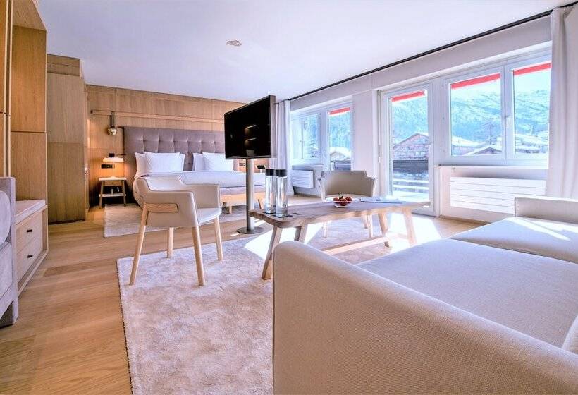 سوییت جونیور, Schweizerhof Zermatt   A Small Luxury