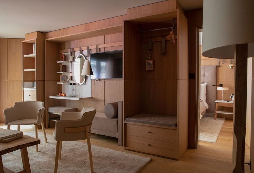 سوییت خانوادگی, Schweizerhof Zermatt   A Small Luxury