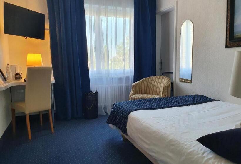 اتاق استاندارد یک نفره, Touring Au Lac