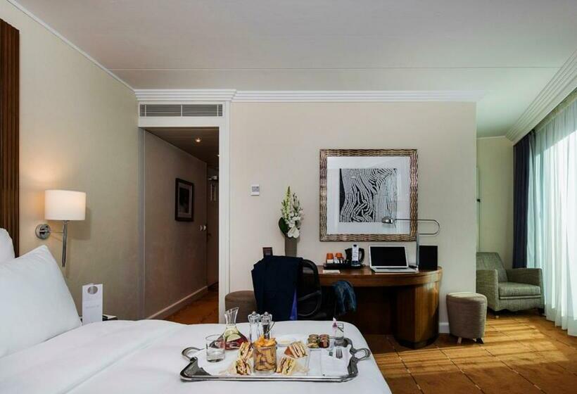 Quarto superior, Warwick Geneva