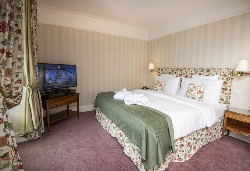 Полулюкс Вид на Озеро, Hôtel Des Trois Couronnes & Spa   The Leading Hotels Of The World