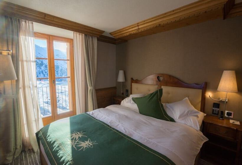 Superior Room, Riffelalp Resort 2222m   Ski In & Ski Out