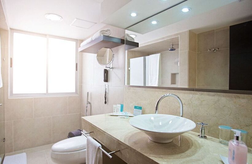 سوئیت خانواده 2 خوابه, Capilla Del Mar
