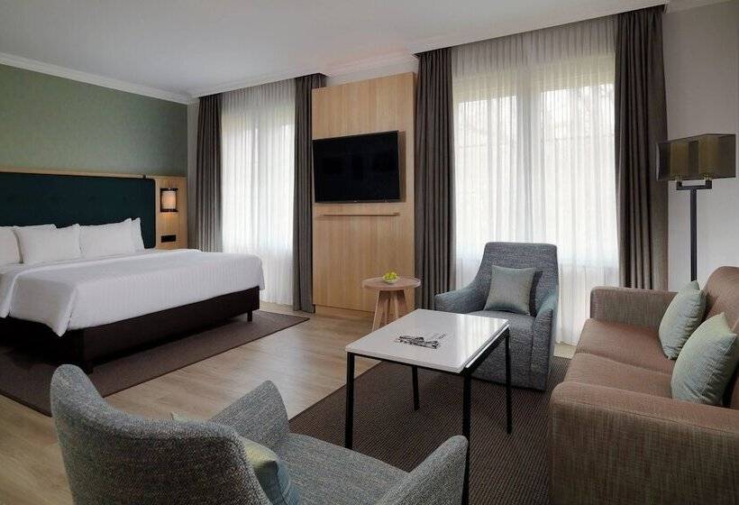 Junior Suite, Courtyard Hamburg Airport