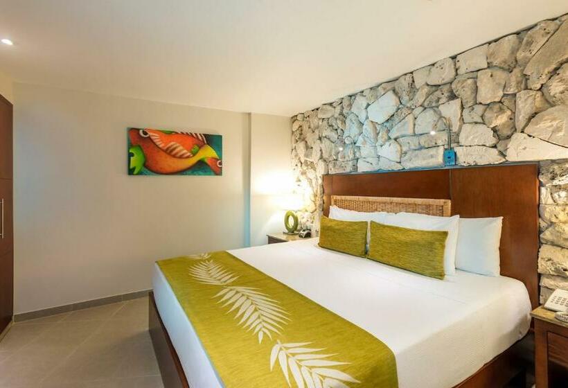 Standard Room, Dann Cartagena