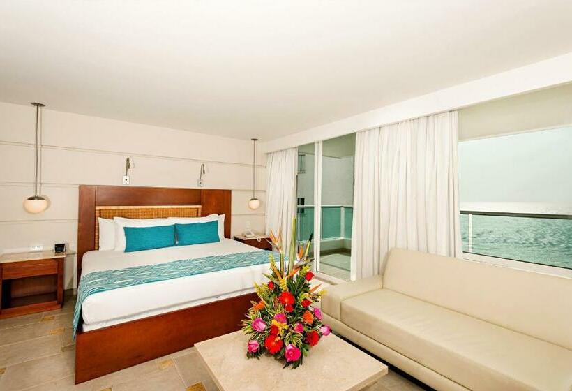 Superior Room, Dann Cartagena