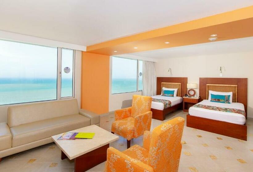 Superior Room, Dann Cartagena