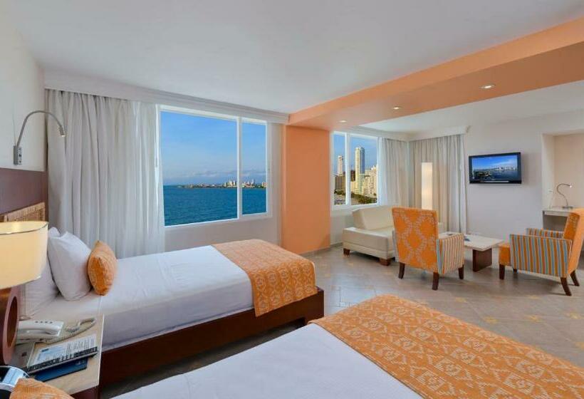 Superior Room, Dann Cartagena