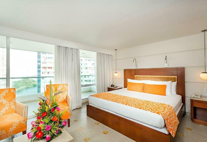 Superior Room, Dann Cartagena