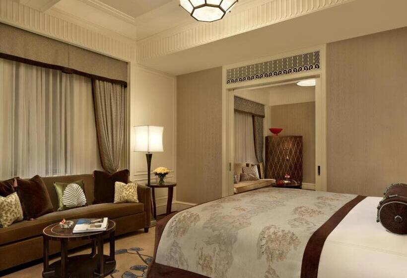 Suite, Fairmont Peace