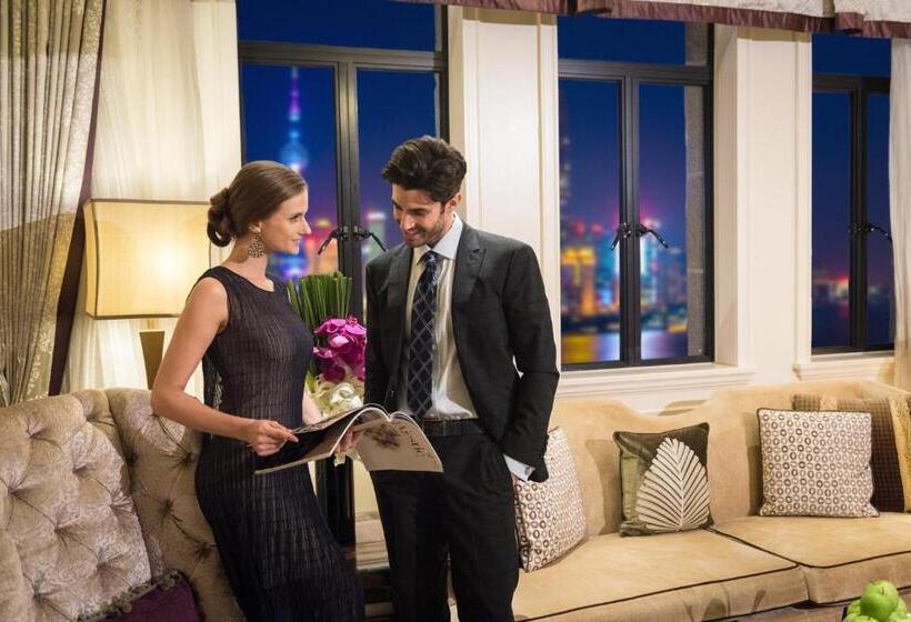 سوئیت با چشم‌انداز رودخانه, Fairmont Peace Hotel On The Bund