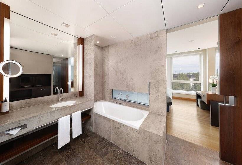 سوییت جونیور, Intercontinental Berlin, An Ihg