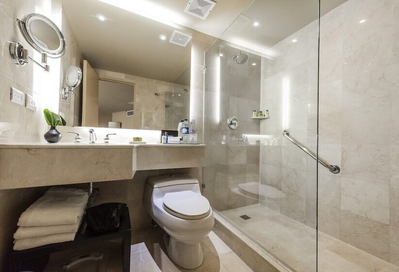 سوییت جونیور, Intercontinental Medellin   Movich, An Ihg