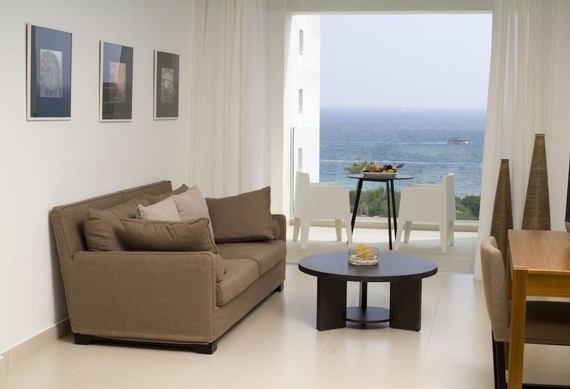 اتاق استاندارد با چشم‌انداز دریا, Napa Mermaid Hotel & Suites
