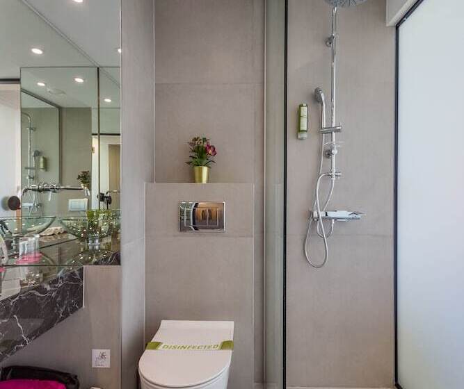 اتاق استاندارد با چشم‌انداز دریا, Napa Mermaid Hotel & Suites