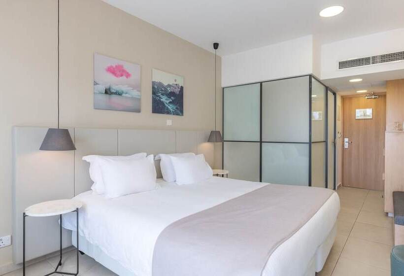 اتاق سوپریور با چشم‌انداز جانبی دریا, Napa Mermaid Hotel & Suites