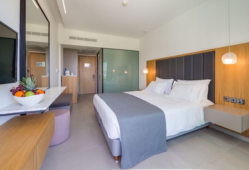 اتاق سوپریور با چشم‌انداز جانبی دریا, Napa Mermaid Hotel & Suites