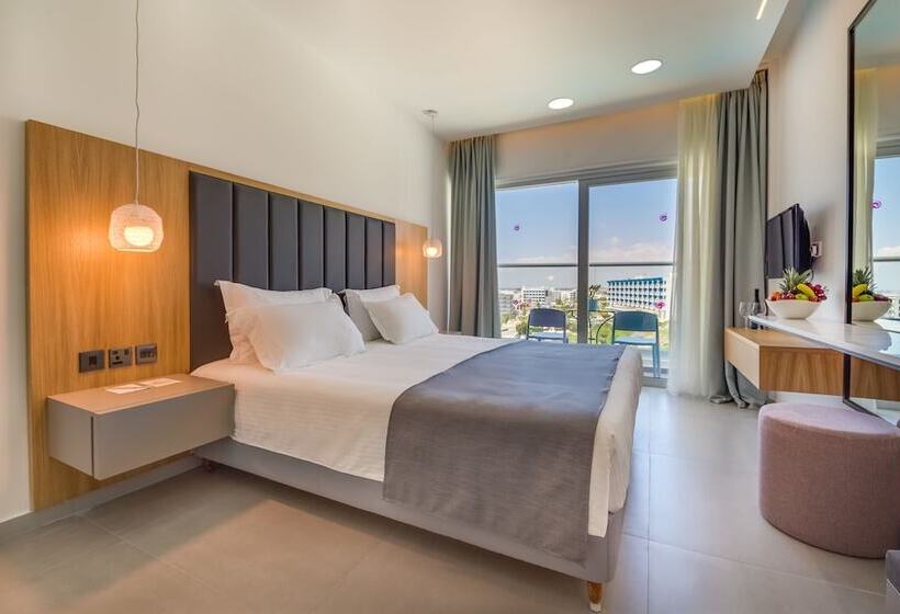 اتاق اساندارد با چشم‌انداز جانبی به دریا, Napa Mermaid Hotel & Suites