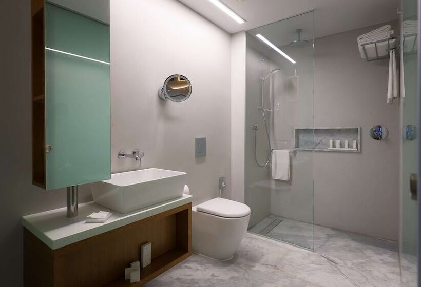 سوییت جونیور با چشم‌انداز دریا, Radisson Beach Resort Larnaca