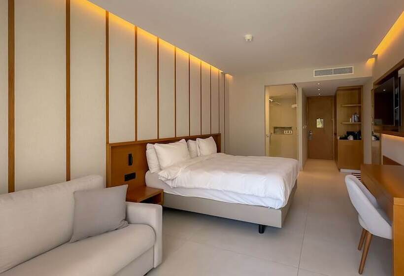سوییت با چشم‌انداز دریا, Radisson Beach Resort Larnaca
