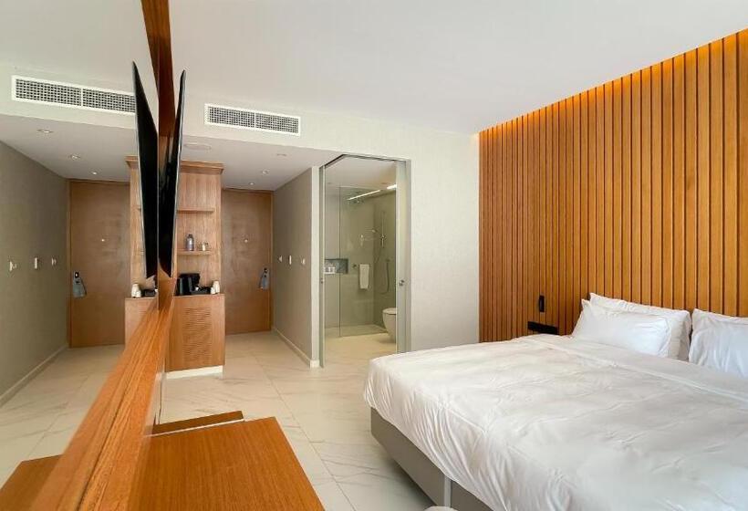 سوییت با چشم‌انداز دریا, Radisson Beach Resort Larnaca