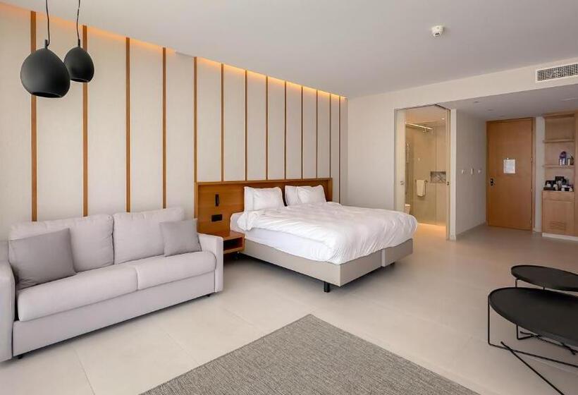 سوییت با چشم‌انداز دریا, Radisson Beach Resort Larnaca