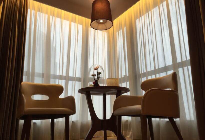 اتاق لوکس, Shantou International