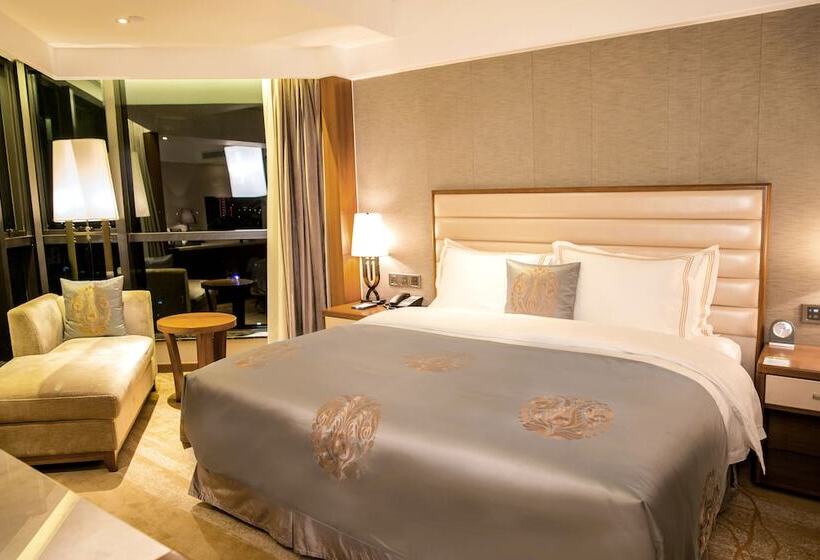 سوییت لوکس, Shantou International