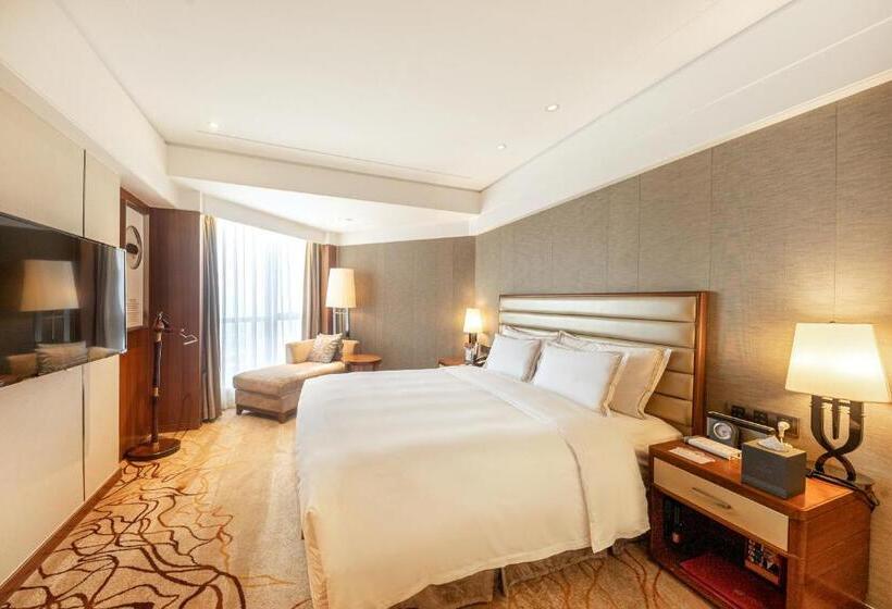 سوییت لوکس, Shantou International