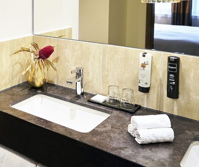 اتاق استاندارد با تخت دوبل, Reichshof Hotel Hamburg
