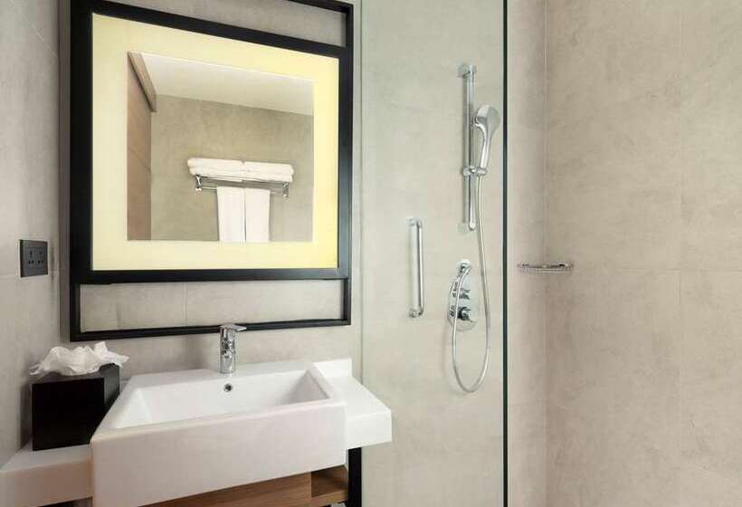 اتاق سوپریور با تخت بزرگ, Reichshof Hotel Hamburg