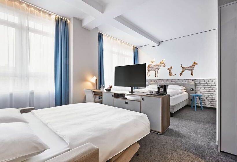 اتاق لوکس چهار تخته, H+ Hotel Bremen