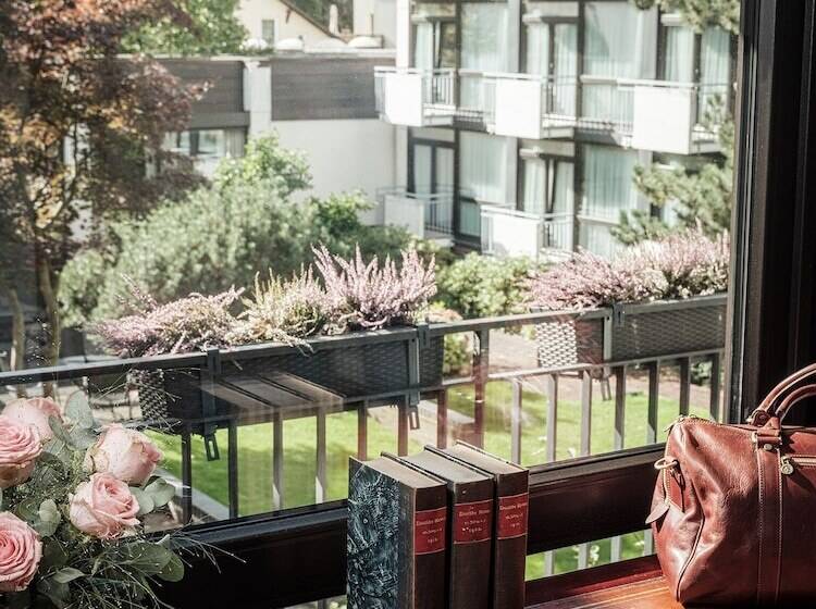سوییت جونیور, Althoff Hotel Fürstenhof