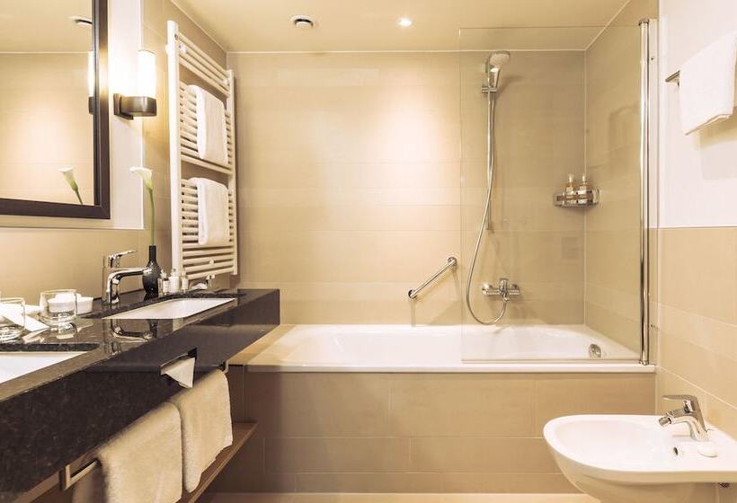 سوییت جونیور, Althoff Hotel Fürstenhof