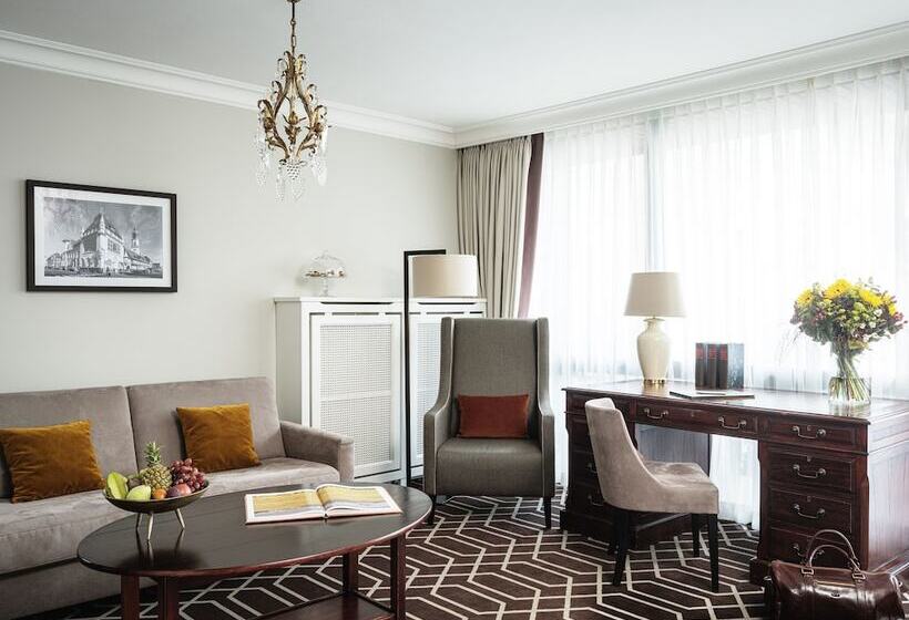 سوییت جونیور, Althoff Hotel Fürstenhof