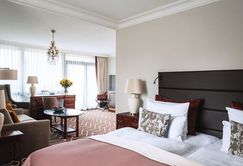 سوییت جونیور, Althoff Hotel Fürstenhof
