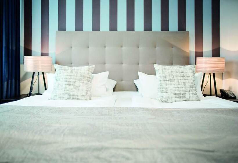 سوییت جونیور, City Hotel Bosse