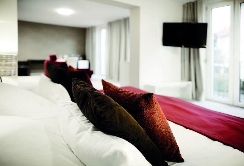 سوئیت پریمیوم, City Hotel Bosse