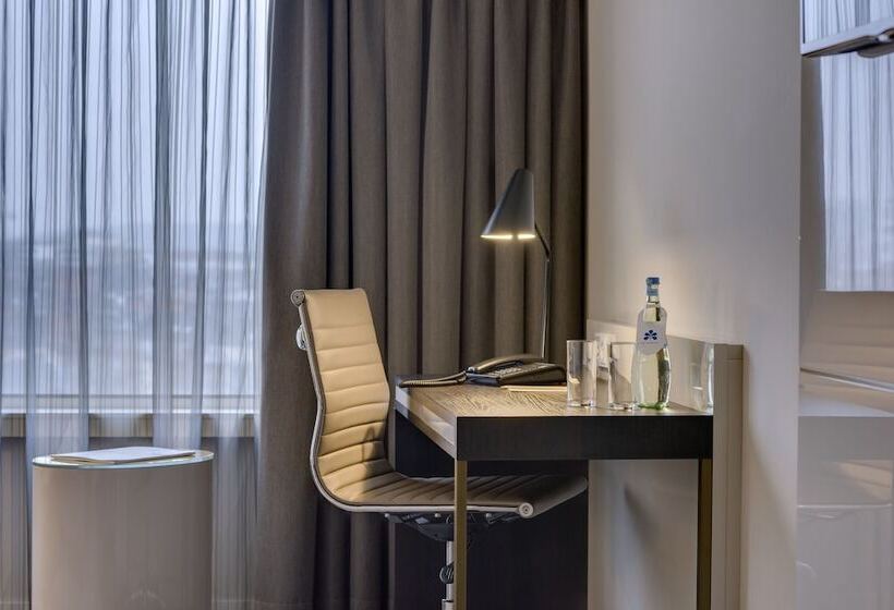 Habitació Business, Clayton Hotel Düsseldorf City Centre