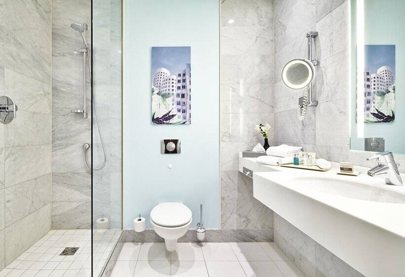 Junior Suite, Clayton Hotel Düsseldorf City Centre