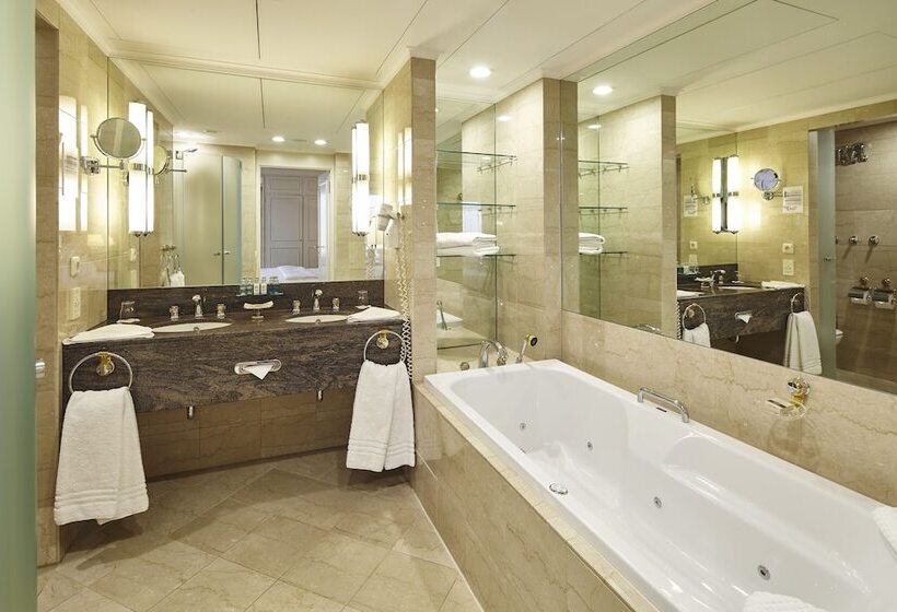 Suite, Clayton Hotel Düsseldorf City Centre