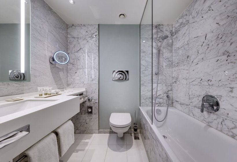Habitació Superior, Clayton Hotel Düsseldorf City Centre