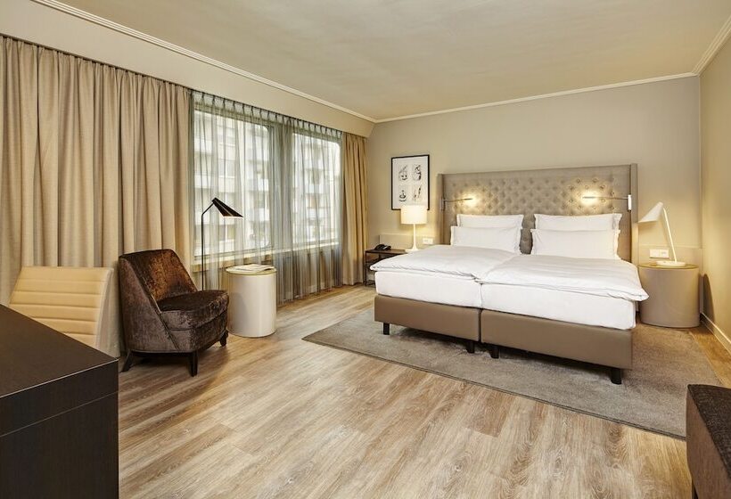 Habitació Superior, Clayton Hotel Düsseldorf City Centre