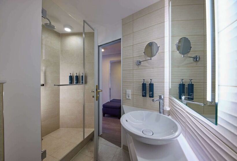 标准间带双人床, Doubletree By Hilton Hannover Schweizerhof